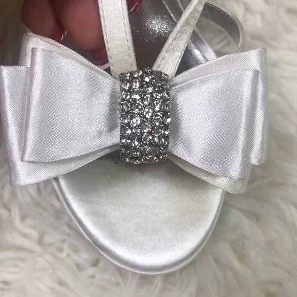 NEW Michaelangelo White Satin Wedding Heels - Picture 2 of 7